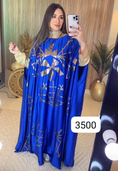 بلوزة زرقاء